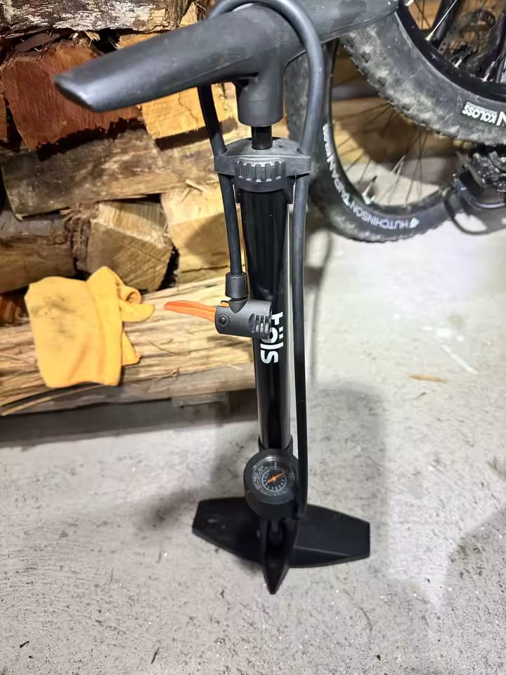Customer photo review of 11 bar Tragbare Pumpe mit Manometer & 3-in-1-Ventilaufsatz
