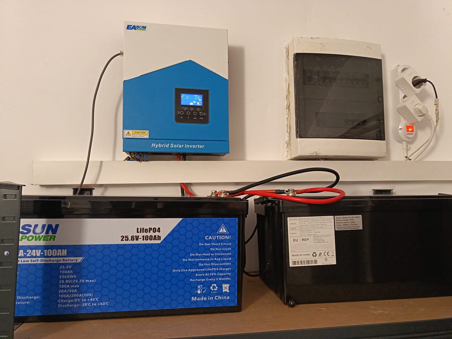 Customer photo review of Baterie LiFePO4 24 V (25,6 V) 100 Ah ~2,56 kWh pentru stocare fotovoltaică / Off-Grid / rulotă / barcă (trolling)
