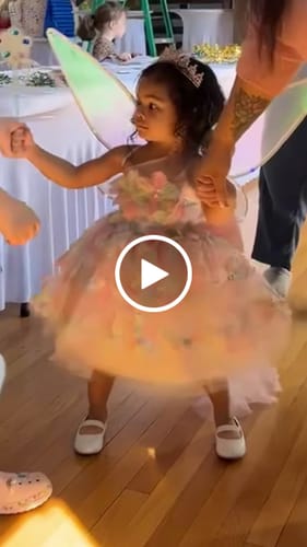 Customer video review of Baby Girl Birthday Princess Dress Floral Fairy Costume  Sleeveless Tulle Party Gown