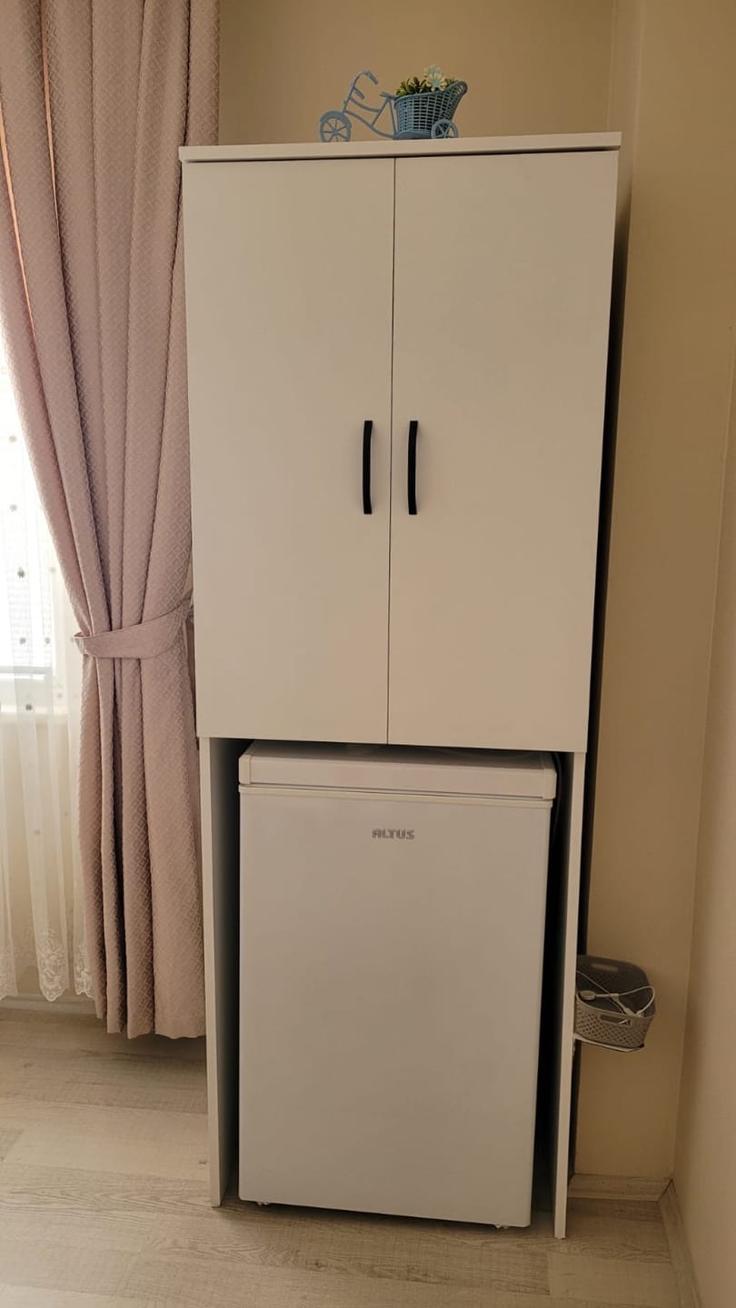 Customer photo review of Rani KD110 Çamaşır Makinesi Dolabı 2 Kapaklı 2 Raflı Banyo Dolabı Beyaz