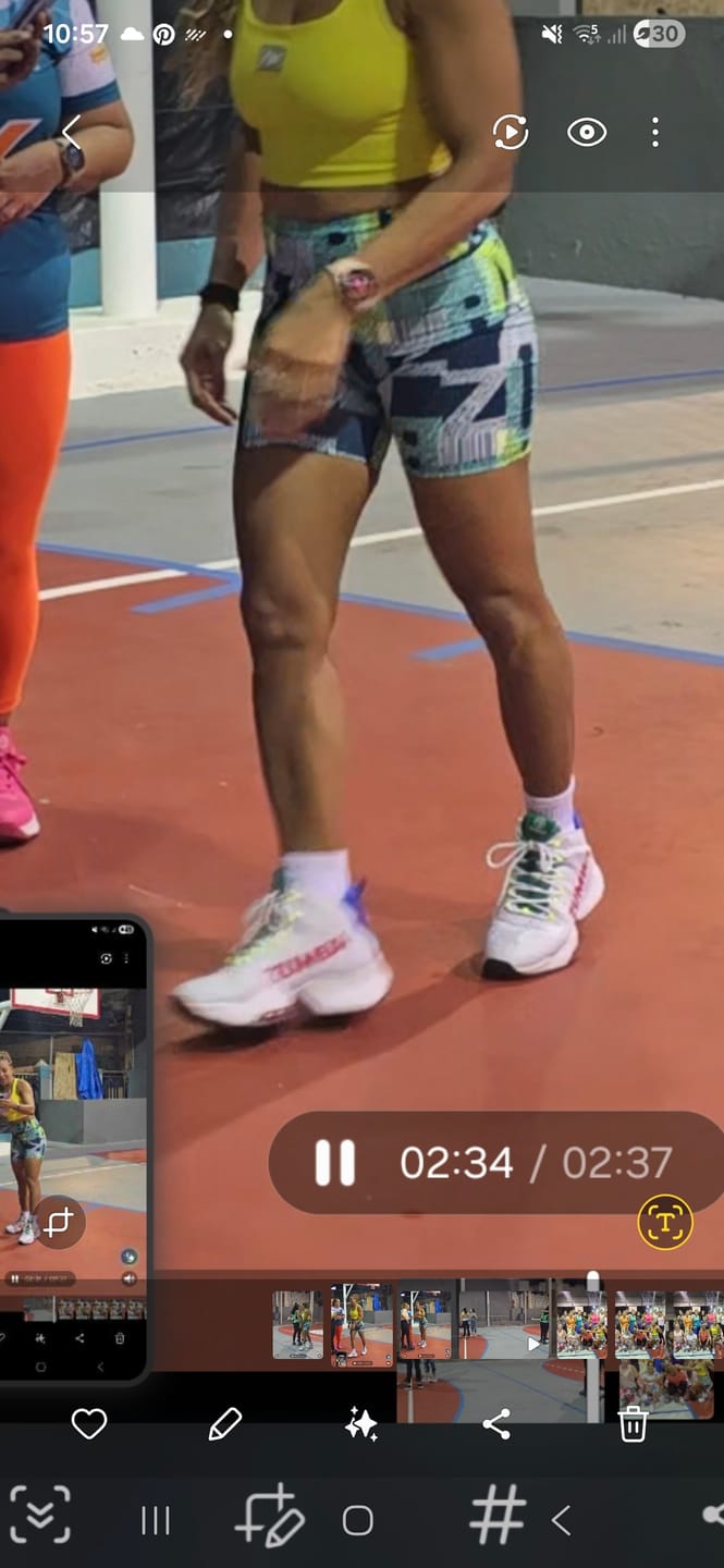 Customer photo review of Zumba Air Stomp Funk 2.0 - Multi