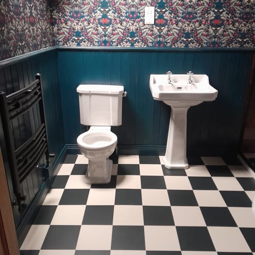 Customer photo review of Huxton Traditional Close Coupled Toilet and Cistern - Chrome