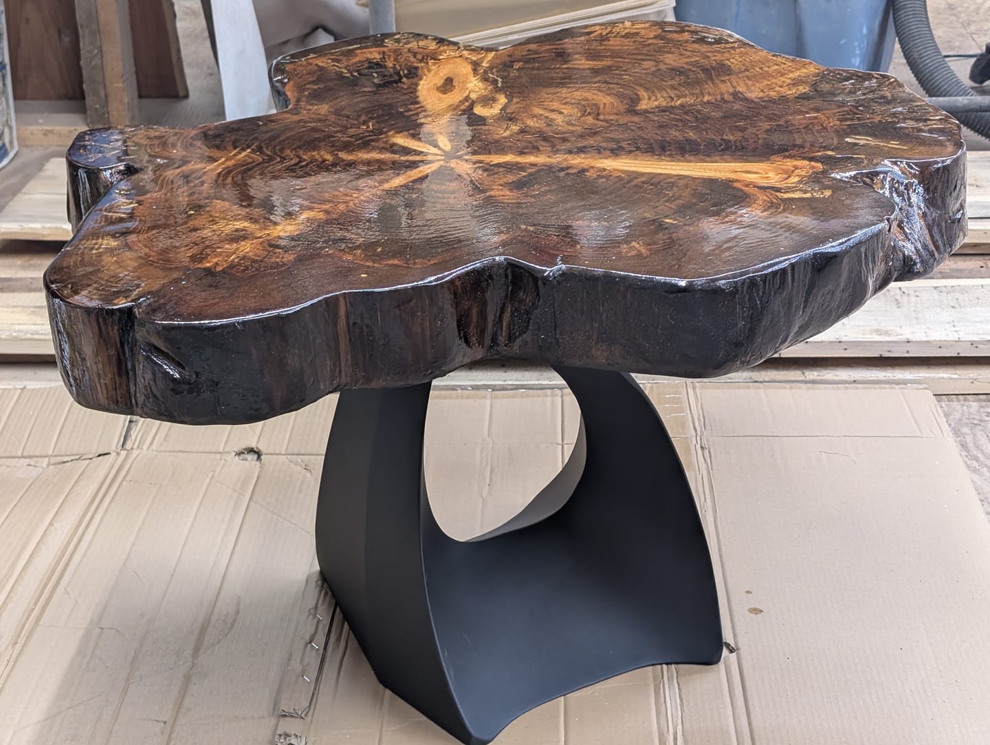 Customer photo review of Coffee Table Base 121 Tulipe 16.2" H Mid-Century Modern Style