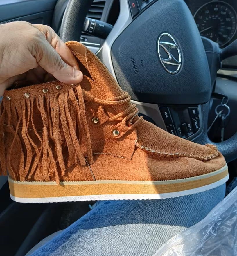 Customer photo review of Last Day 50% OFF-Women's Chelsea Ankle Boots