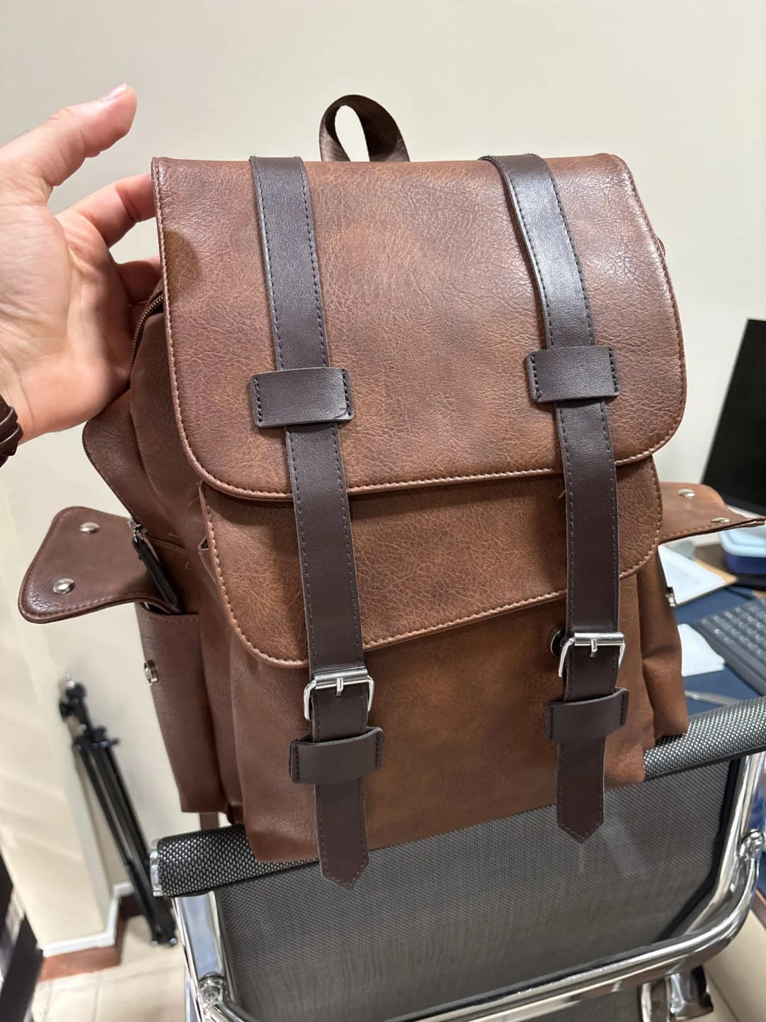 Customer photo review of Mochila Carteiro Vintage