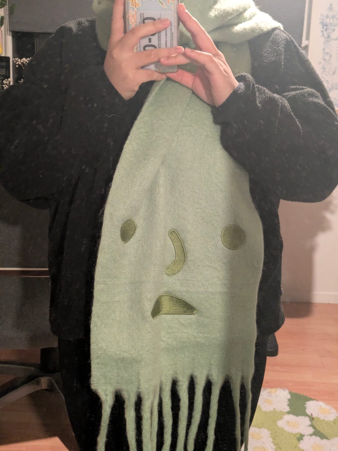 Customer photo review of SMISKI INSPIRED SCARF
