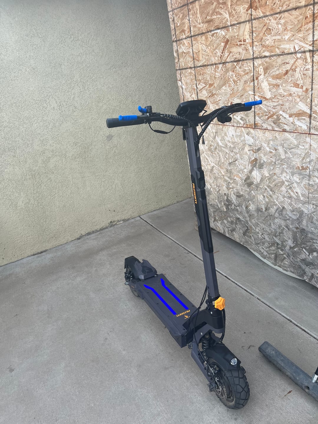 Customer photo review of Ausom L2 Max Dual Motor E-scooter