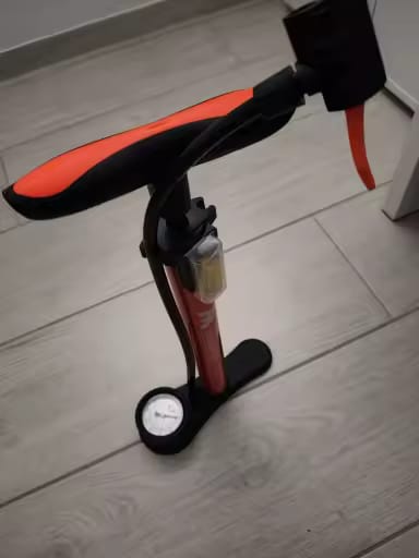 Customer photo review of 11 bar Tragbare Pumpe mit Manometer & 3-in-1-Ventilaufsatz
