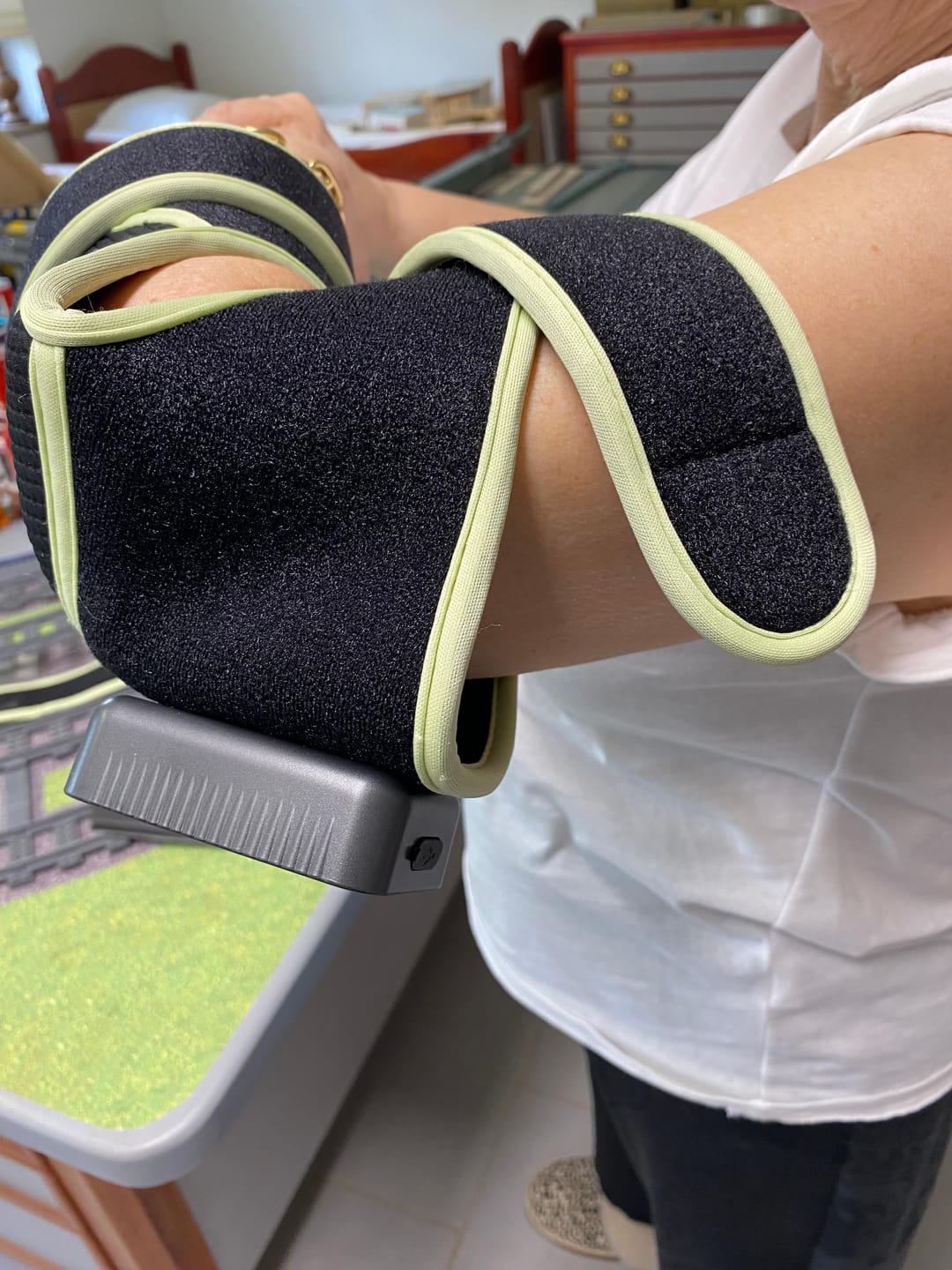 Customer photo review of Koanna® Red Light Therapy Bandage For Knee Pain