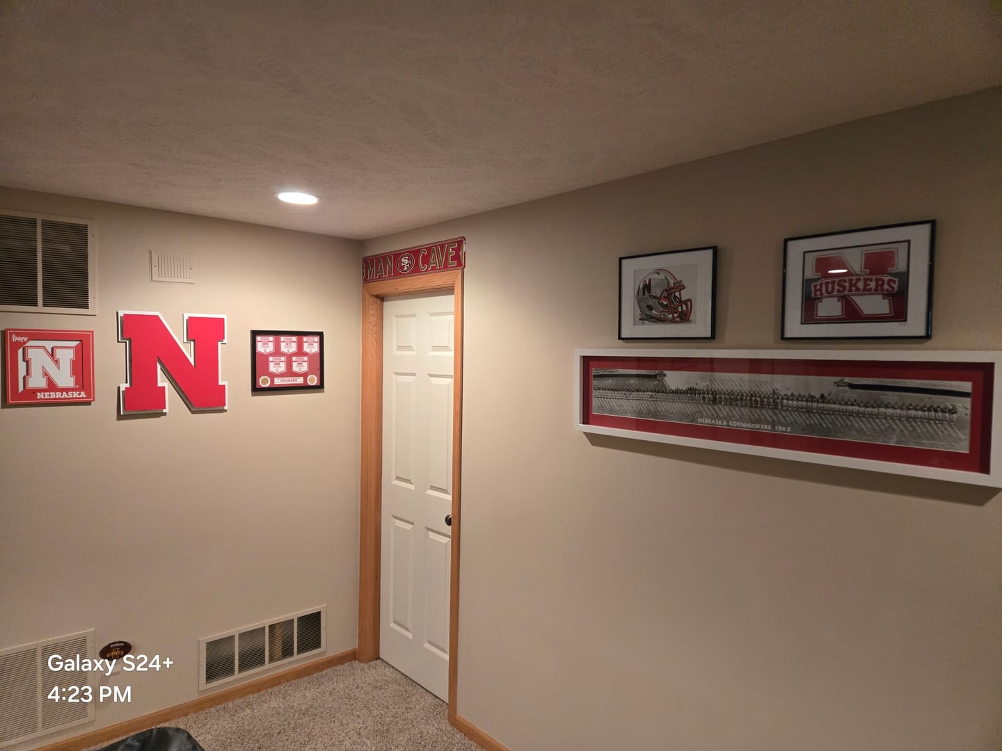 Customer photo review of Nebraska Huskers "N" 3D Vintage Metal Wall Art
