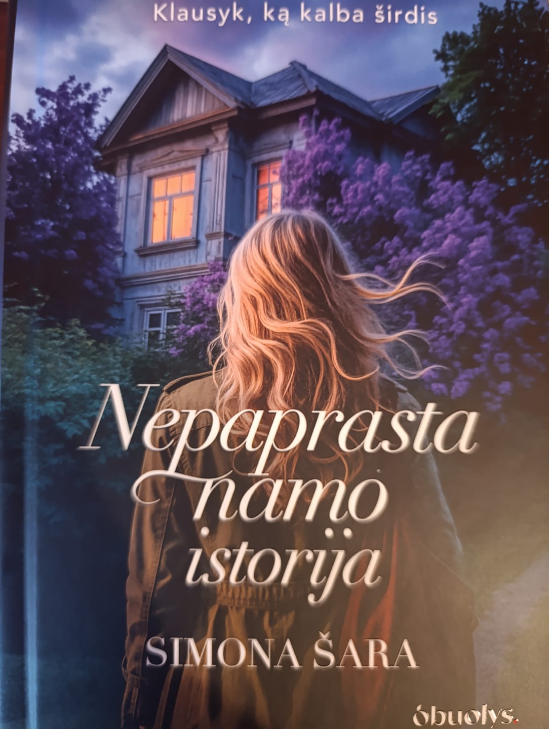 Customer photo review of Nepaprasta namo istorija: romanas apie šeimos paslaptis, netikėtas išpažintis ir meilę