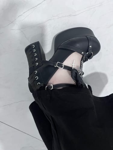 Customer photo review of Dark Gothic Subculture Niche Round-Toe High Heels