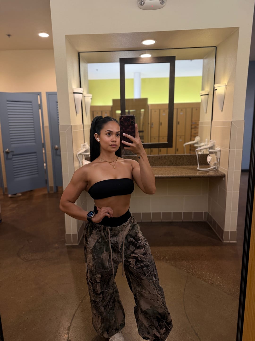 Customer photo review of W283 Off-Duty pants