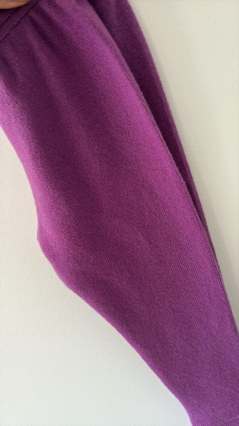 Customer photo review of Schmale Kaschmir Babyhose Purpur