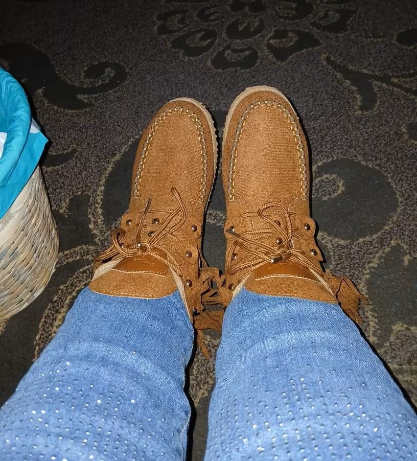 Customer photo review of Last Day 50% OFF-Women's Chelsea Ankle Boots