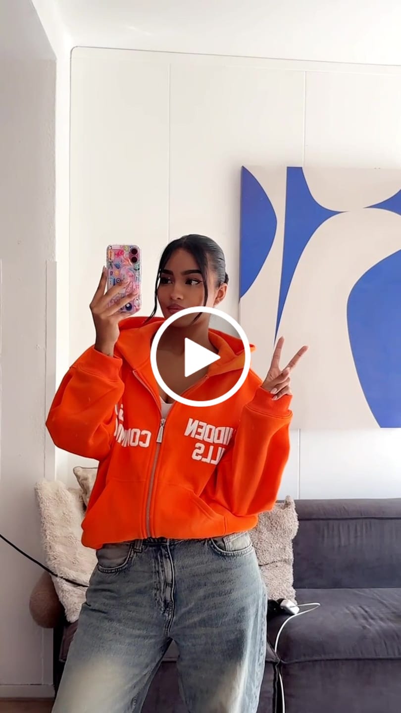 Customer video review of GATED COMMUNITY ZIP HOODIE ORANGE