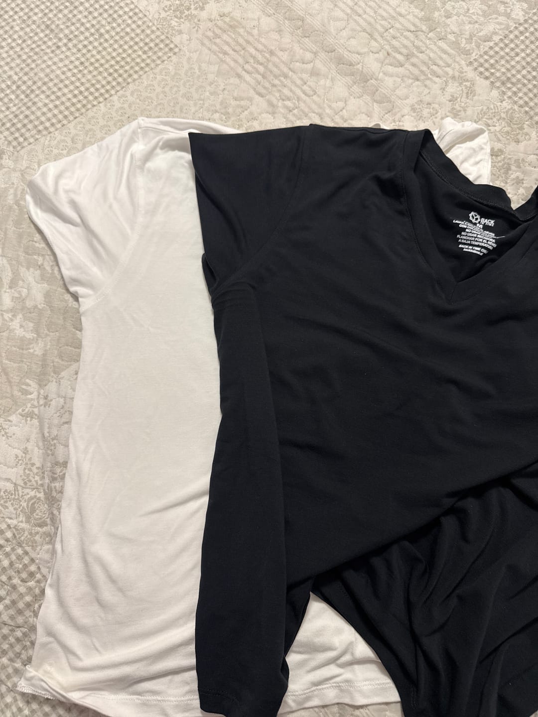 Customer photo review of Polera de Bambú Ultra Suave - Mujer (Cuello V)