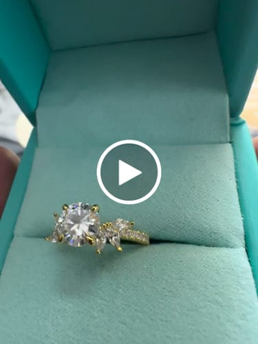 Customer video review of Customized Service