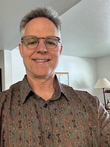 Customer photo review of Men's Vintage 70s Paisley Print Boho Retro Tribal Short Sleeve Shirt