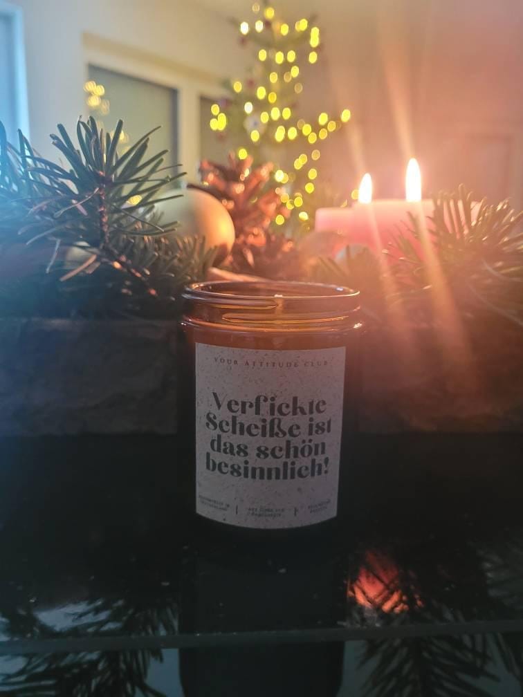 Customer photo review of Verfickte Scheiße ist das schön besinnlich! – Lustige Weihnachtskerze im Amberglas, Handmade Sojawachs Kerze mit Naturgraspapier, Geschenkidee mit/ohne Duft