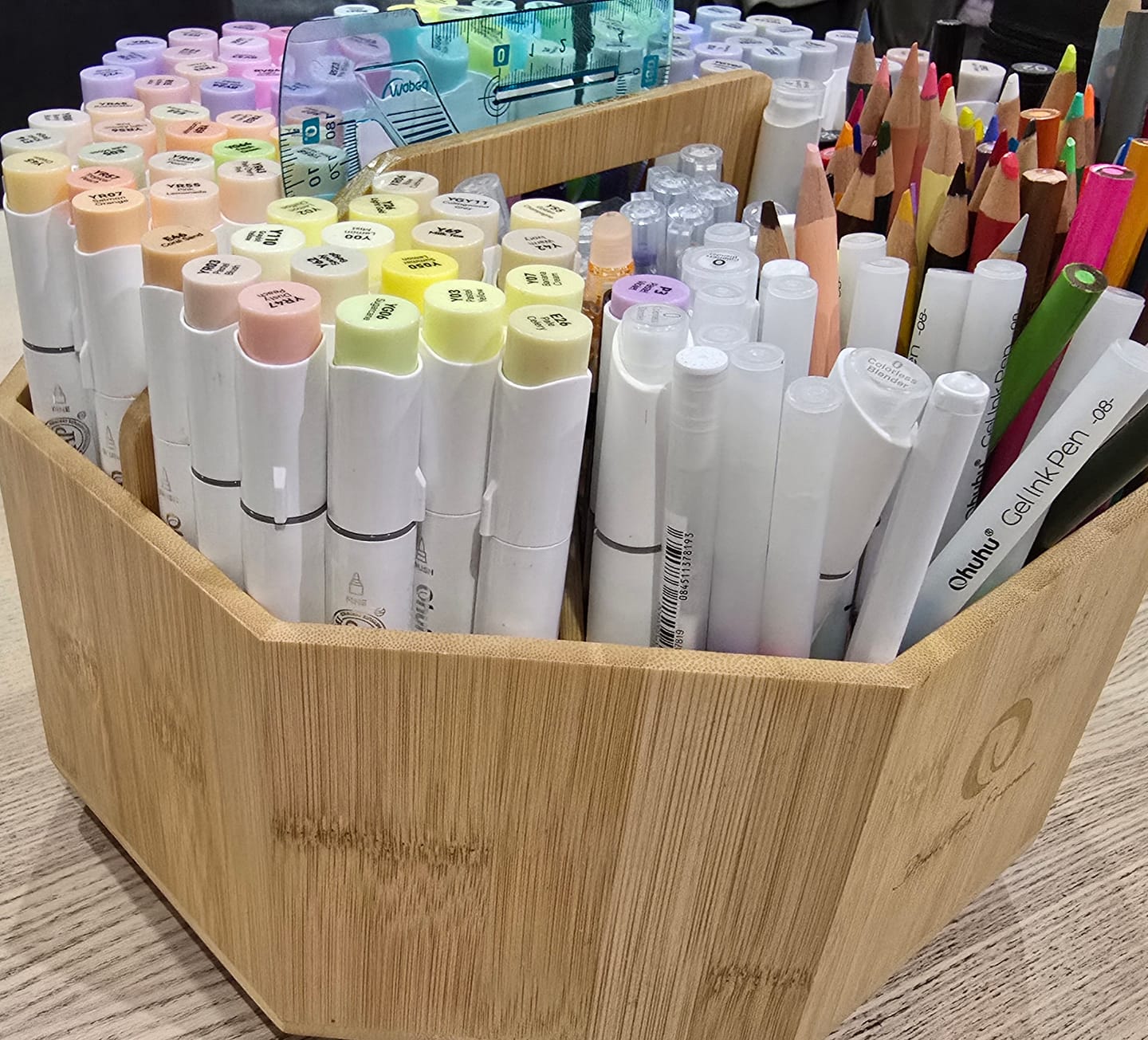 Customer photo review of Ohuhu 360° Bamboo Rotating Marker Organizer