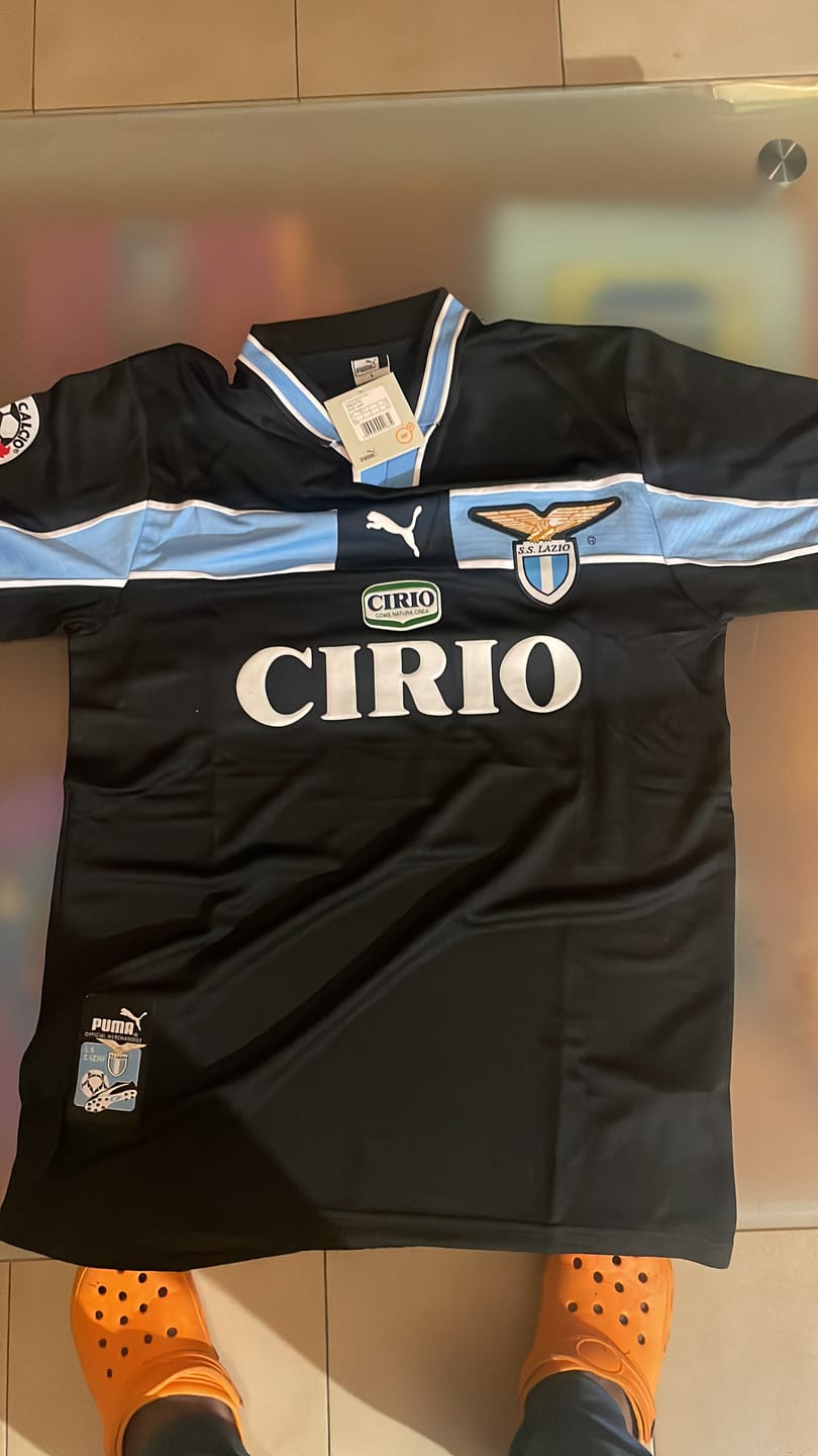 Customer photo review of Alessandro Nesta Lazio 1998/2000 Black Retro Football Jersey