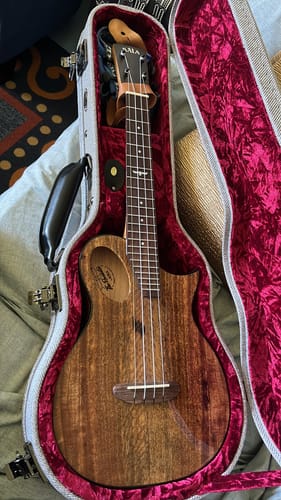 Customer photo review of Tenor Ukulele Hard Case suits Kala Revelator Gray Tweed Archtop GTT-AT