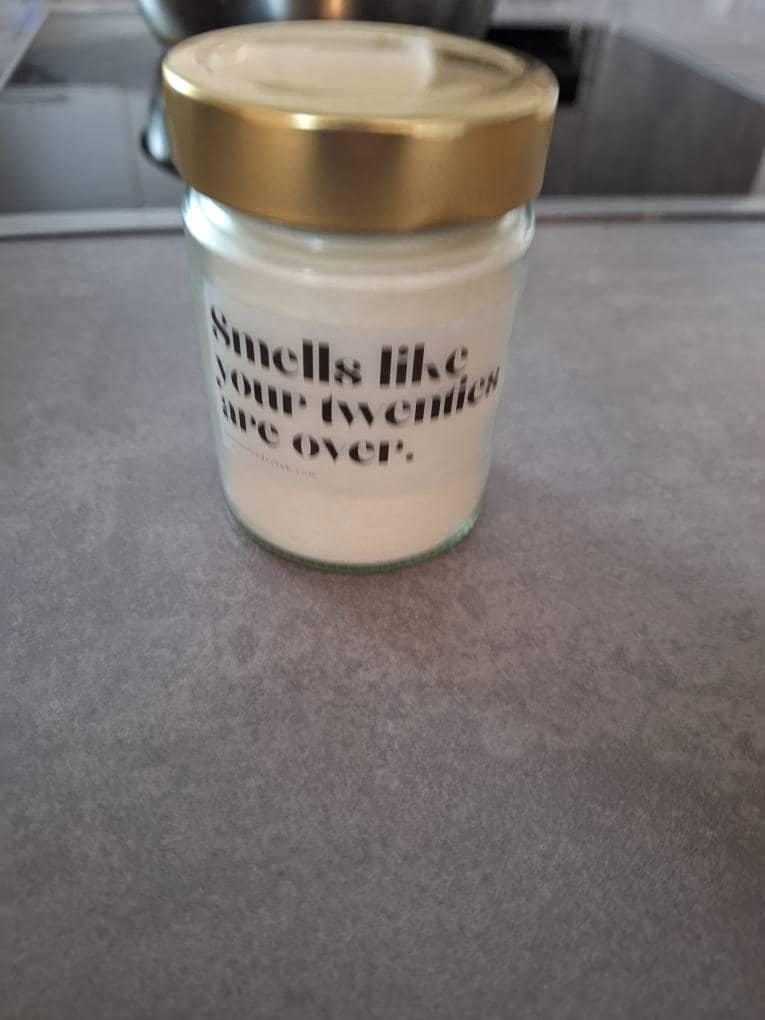 Customer photo review of Smells like your twenties are over Kerze | Lustige Geburtstagskerze 30 Jahre Geschenk Spruchkerze Sojawachs Handgemacht originell witzig