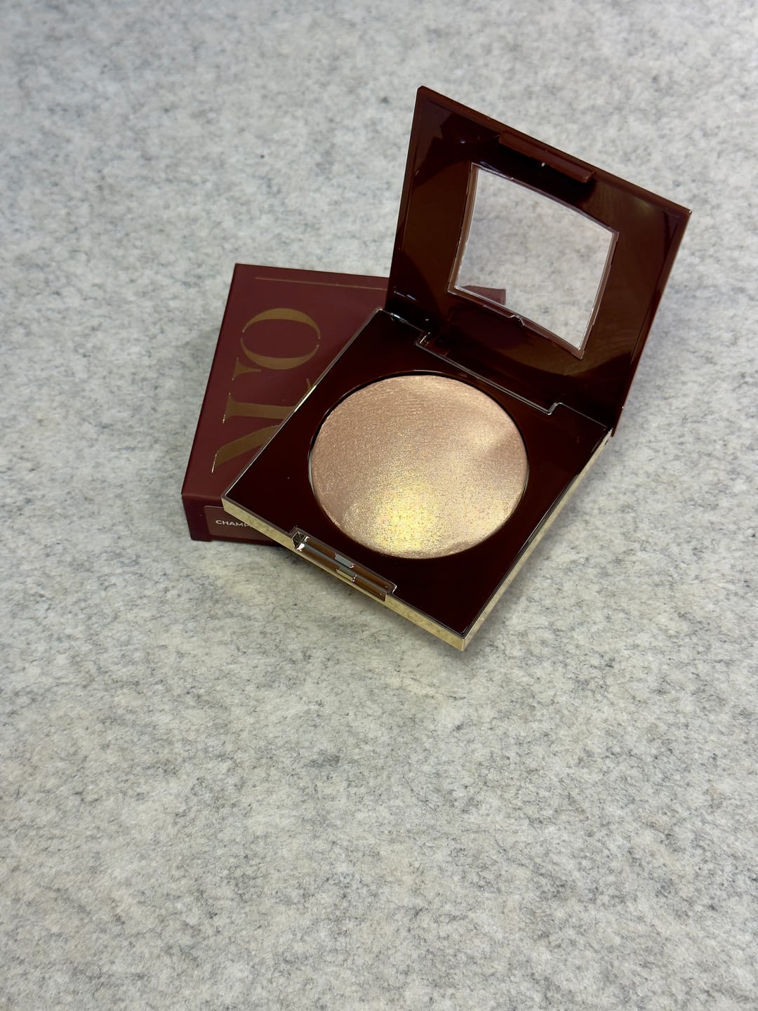 Customer photo review of Iluminator pudra cu textura ultrafina