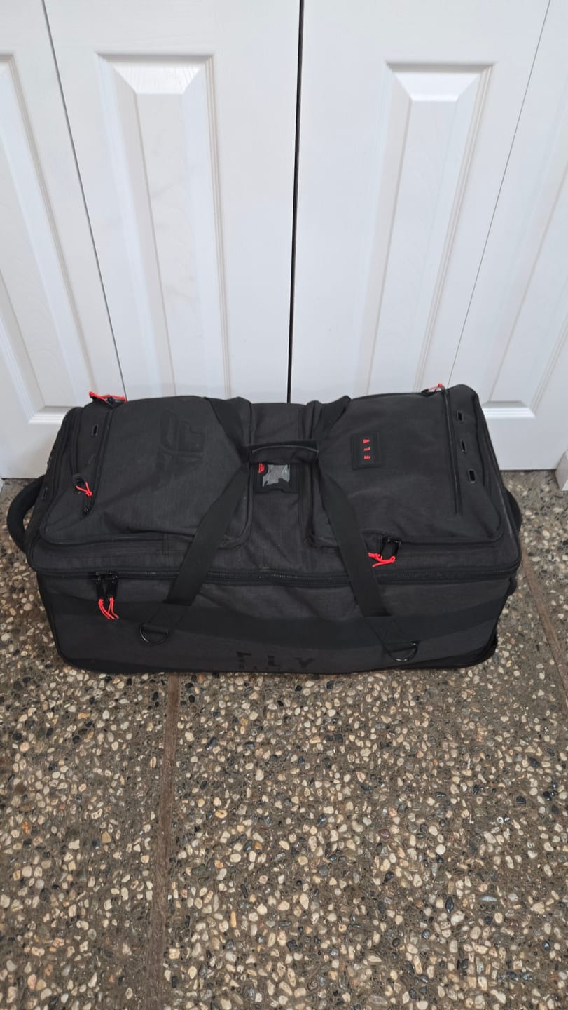 Customer photo review of Fly Tour Roller Bag Black