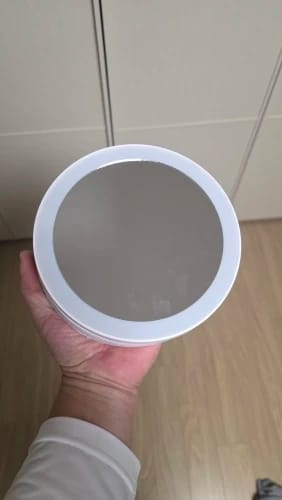Customer photo review of Miroir de Maquillage Double Face 1X & 10X Lumineux Pliable Grossissant