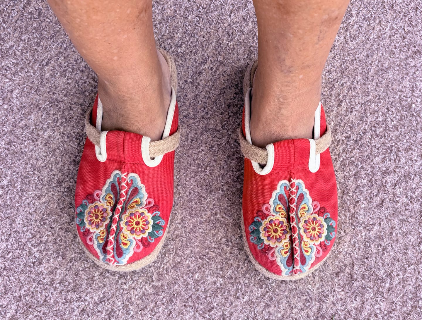Customer photo review of Women Retro Embroidered Casual Floral Shoes