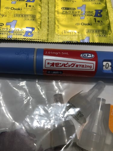 レビュアーが投稿したオゼンピック皮下注2mgペンのクローズアップ写真。