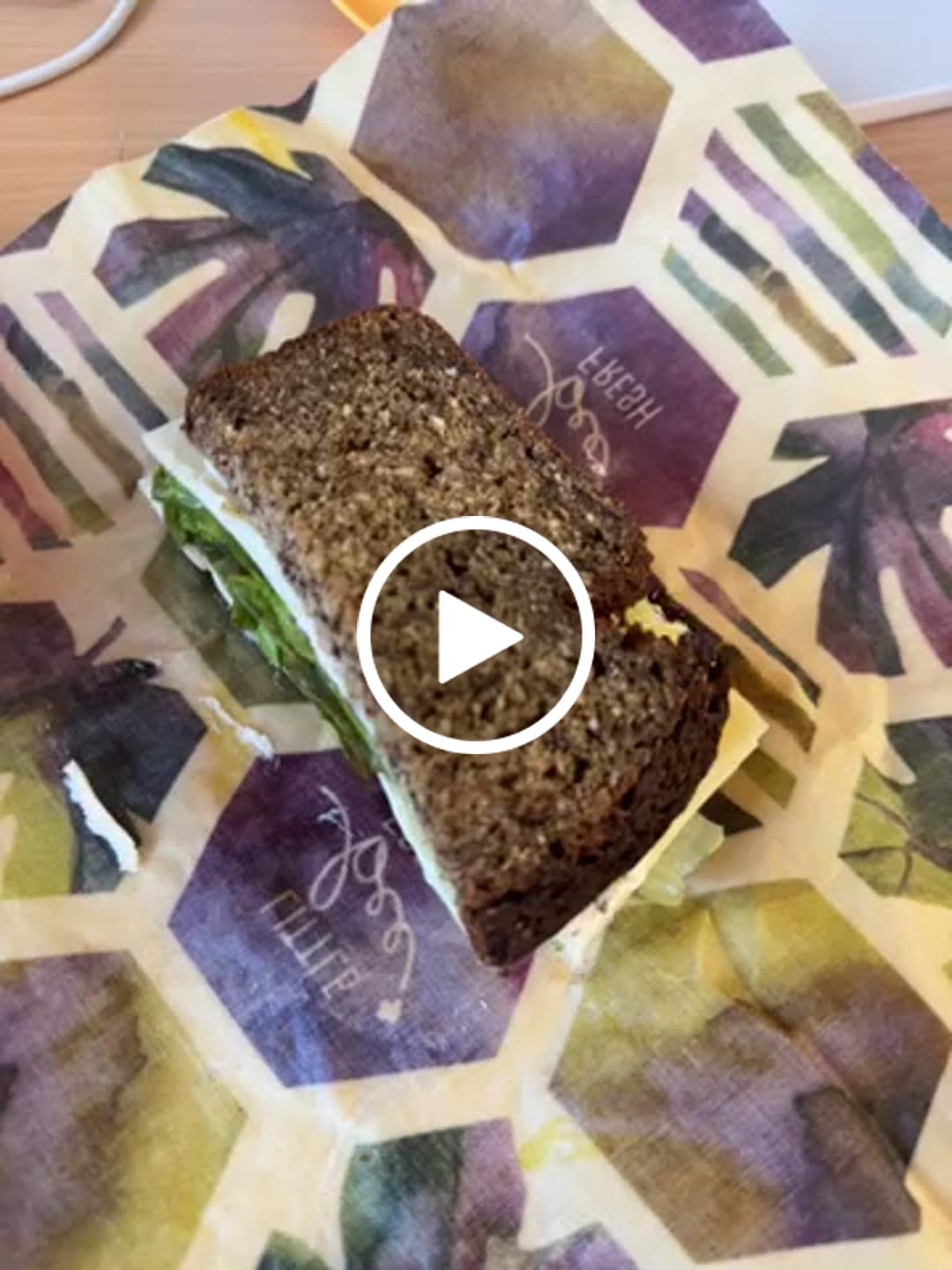 Customer video review of Harzer-Hüttenkäse-Walnuss-Brot