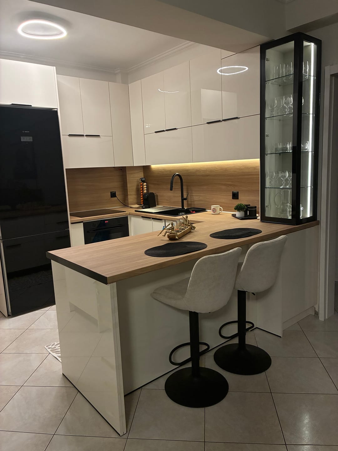 Customer photo review of Σκαμπό για Πάσο Κουζίνας Σετ 2 τεμ Κάθισμα Μπαρ Ρυθμιζόμενο Ύψος 63-84 εκ Μεγάλη Βάση Διάφορα Χρώματα LJ-B195W02