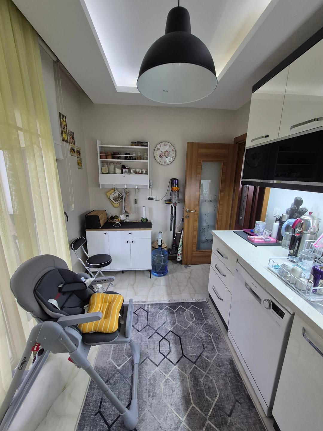 Customer photo review of Rani JE194 Kahve Köşesi Çok Amaçlı Dolap 3 Kapaklı 1 Çekmeceli Kiler Mutfak Dolabı Beyaz - Sepet Ceviz
