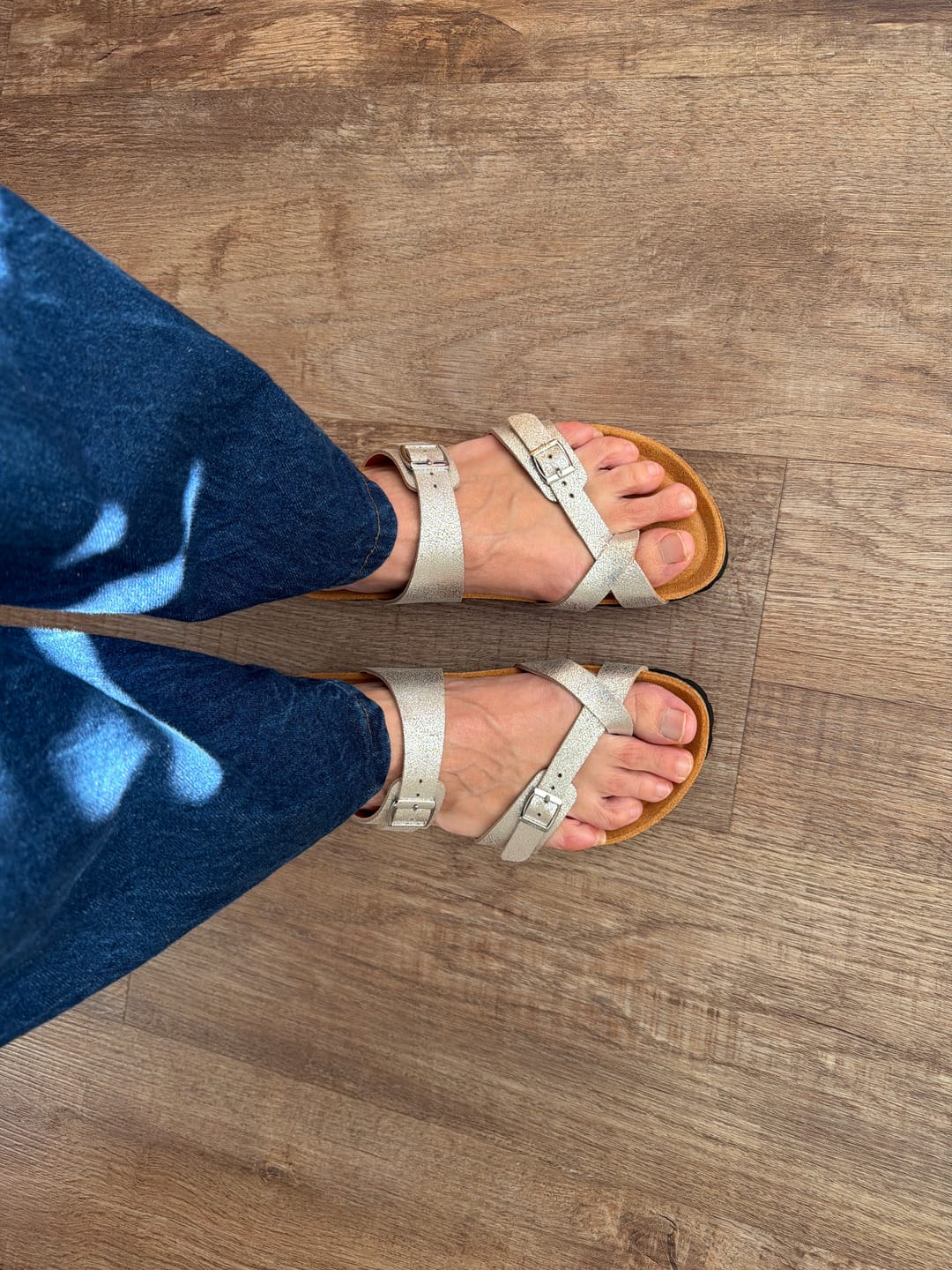 Customer photo review of Garlic Comfort Footbed Sandals