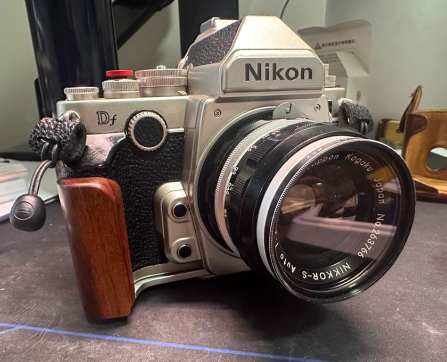 Customer photo review of Nikon DF Grip YW Design