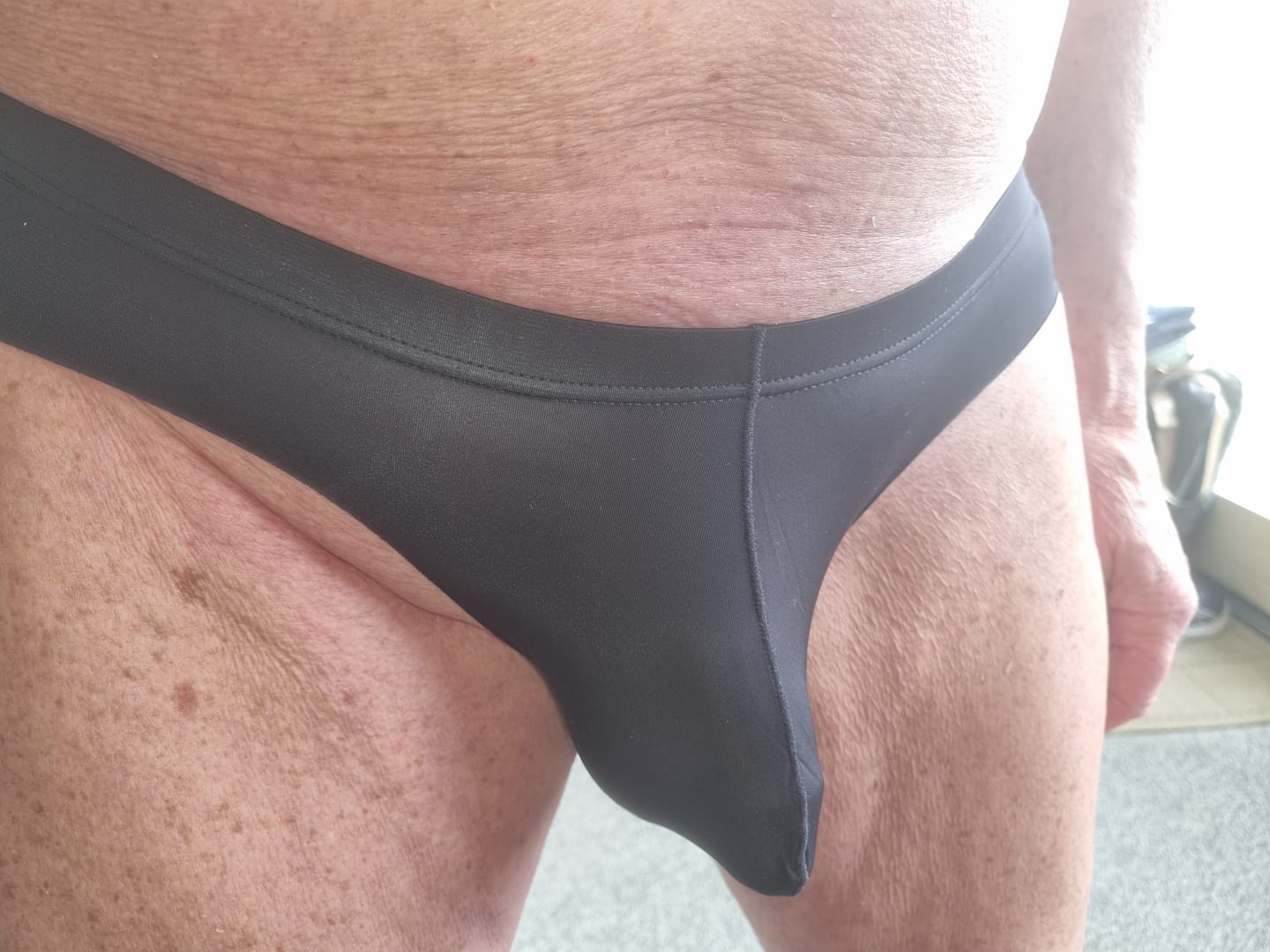 Customer photo review of 4 Pack Men's Seamlessess Thin Pouch Bikini