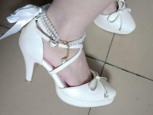 Customer photo review of Bow-tie pointed high heels