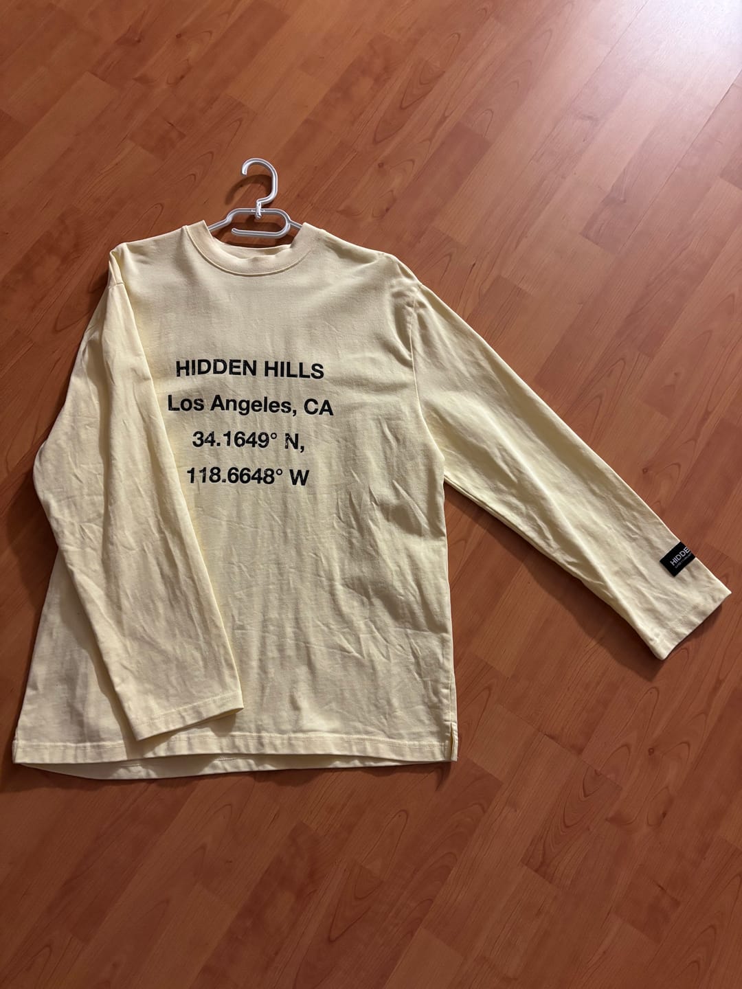 Customer photo review of VINTAGE LOGO LONGSLEEVE T-SHIRT BUTTER YELLOW