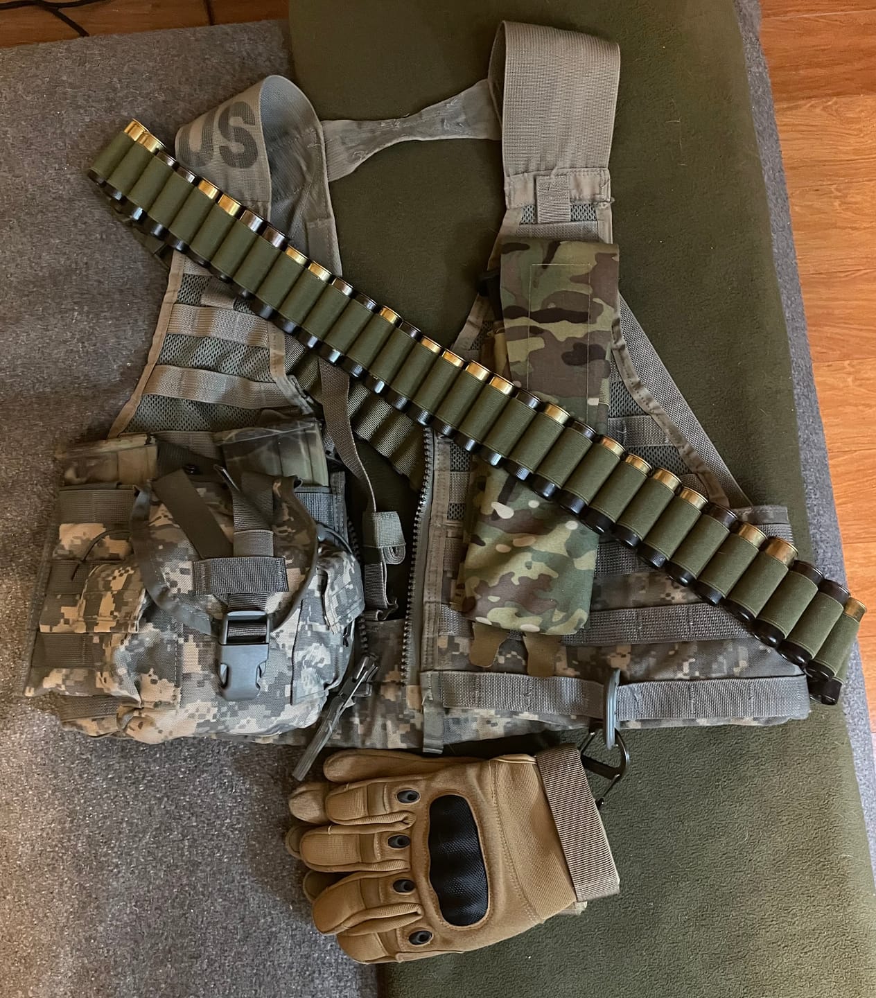 Customer photo review of Shotgun Magazine Pouch 10/12 (Closed Top) GRIDLOK
