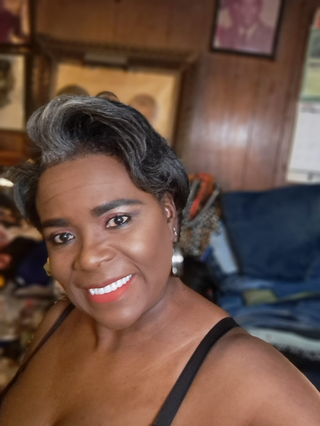 Customer photo review of Zuri Flawless Pressed Powder