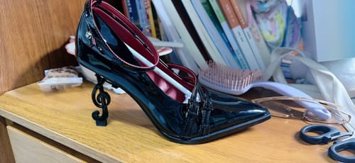 Customer photo review of 8CM musical note high heels