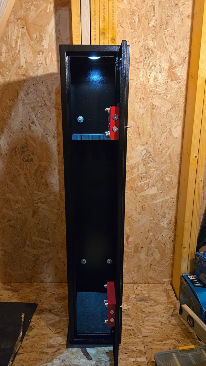 Customer photo review of Cogswell & Harrison 4 Gun Extra Deep Safe