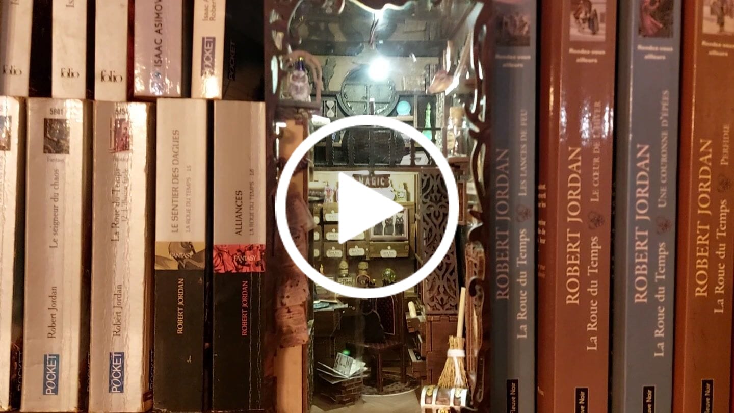 Customer video review of Book Nook Le Pharmacien Magique
