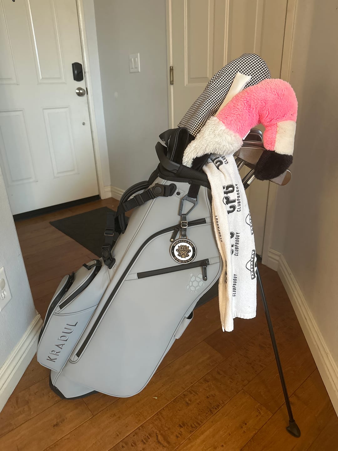 Customer photo review of LUX 9.5" 14-Way Hybrid Stand Bag: Fossil (Gray)