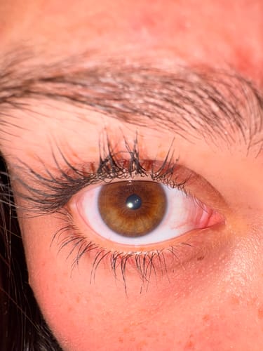 Customer photo review of Sérum pour croissance de cils - Des cils plus longs et plus épais naturellement !