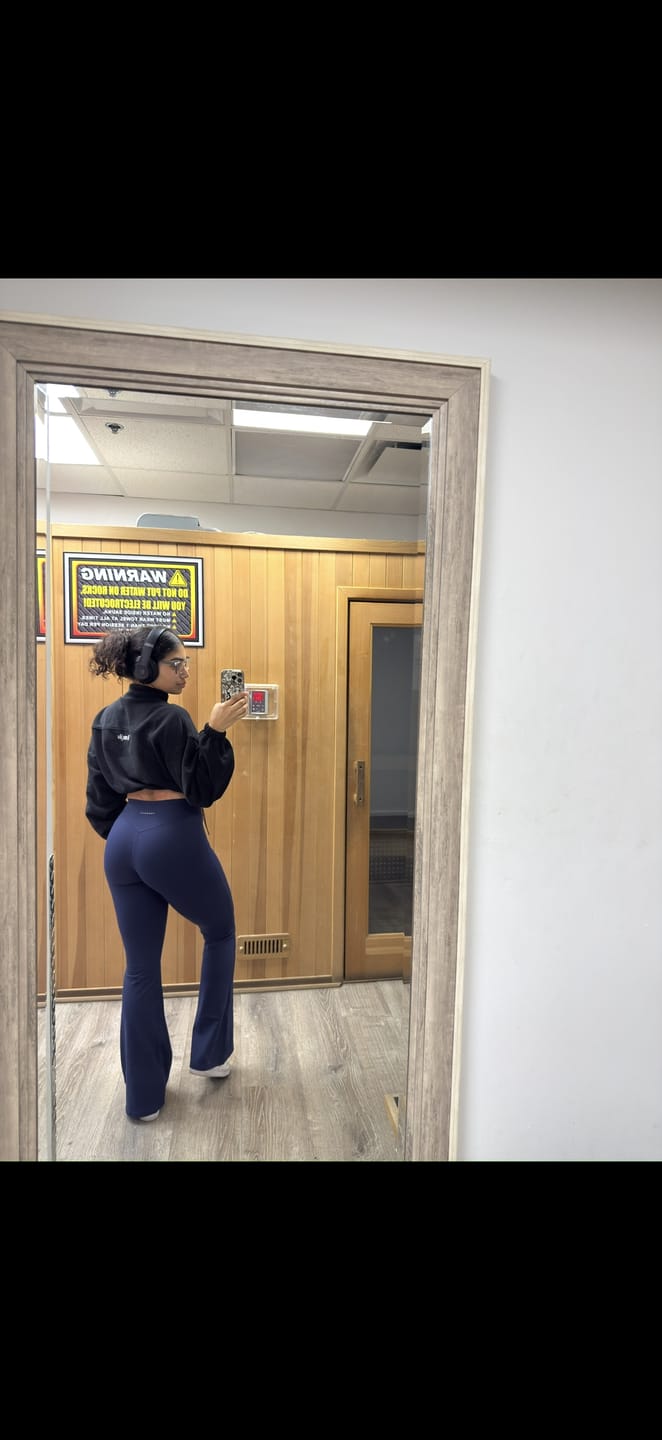 Customer photo review of W215 Vital Flare Pants