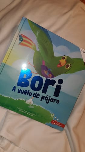 Customer photo review of Bori: A Vuelo de Pájaro | Libro Bilingüe
